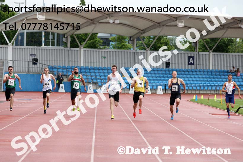 Senior mens 200 metres, Northern Championships, Sport City, Manchester. Photo: David T. Hewitson/Sports for All Pics